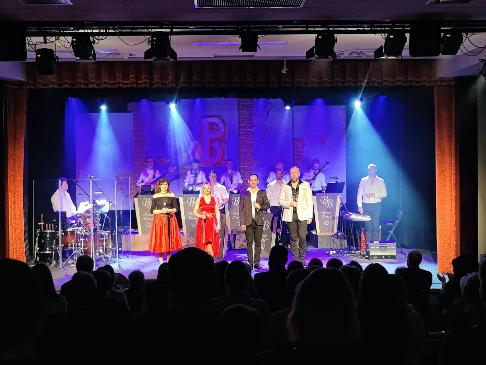 Koncert z profesjonalnym nagłośnieniem i oświetleniem scenicznym