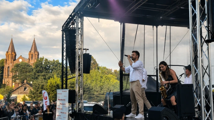 Koncert plenerowy z systemem nagłośnienia scenicznego