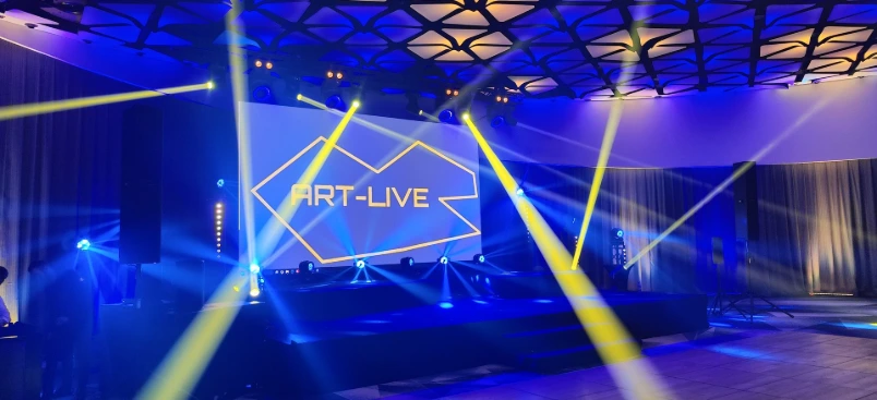Scena eventowa z profesjonalnym oświetleniem scenicznym Art-Live